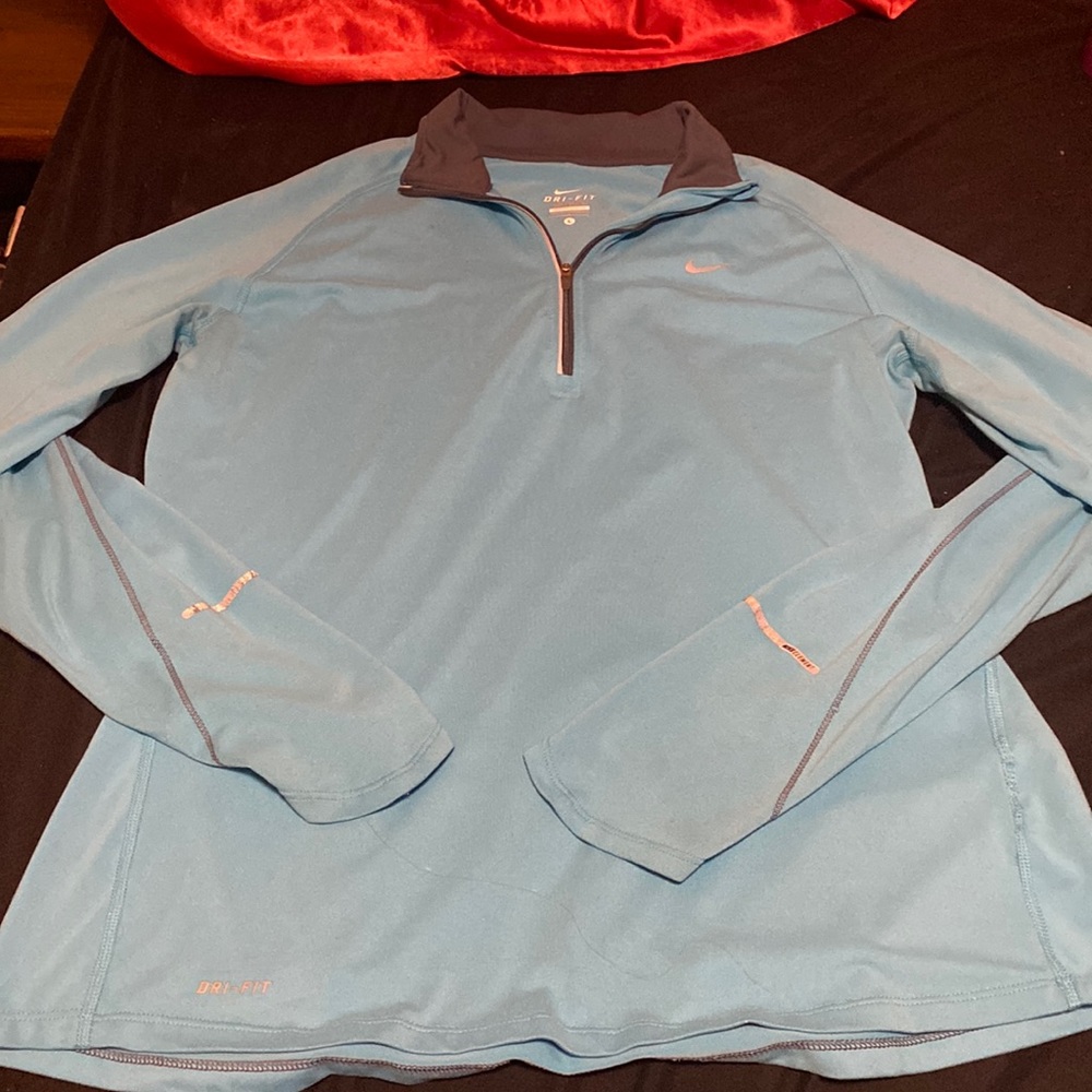 Women’s Nike dry fit running shirt